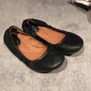 Leather Clark’s flats